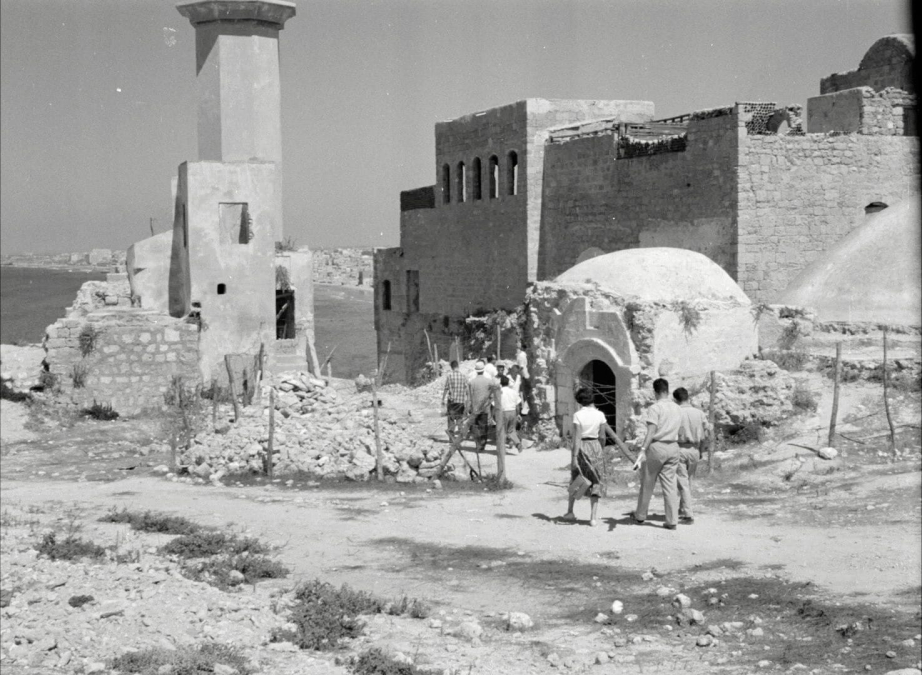  صورة نادرة من سنوات الستين لمسجد الدباغ في يافا 